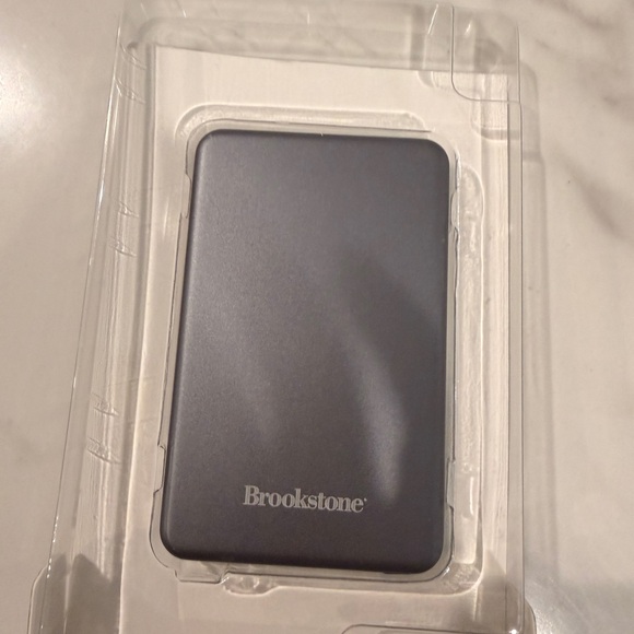 Brookstone Black Slim MagSafe Charger - Picture 3 of 3